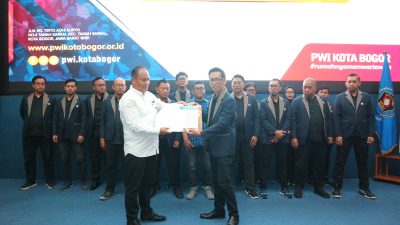Hilman Hidayat Resmi Lantik Pengurus PWI dan IKWI Kota Bogor Periode 2024-2027