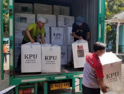 Distribusi Logistik Pilkada 2024, PPK Kemang Terima 304 Kotak Suara
