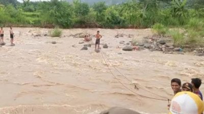 5 Anak Terjebak Banjir Saat Mandi di Sungai Cidurian Bogor Berhasil Diselamatkan