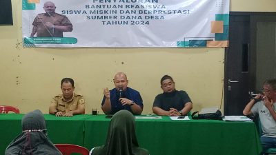 Pemdes Cileungsi Salurkan 30 Beasiswa Kepada Siswa-Siswi Tidak Mampu yang Berprestasi