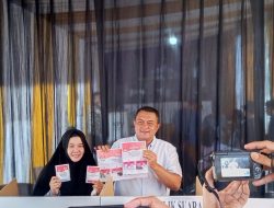 Ditemani Istri, Cabup Bogor Rudy Susmanto Nyoblos di TPS 03 Puri Nirwana Estate