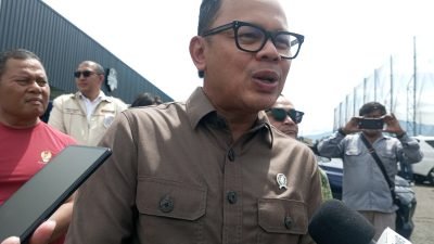 Wamendagri Sebut Pemasangan Bendera One Piece tidak Masalah