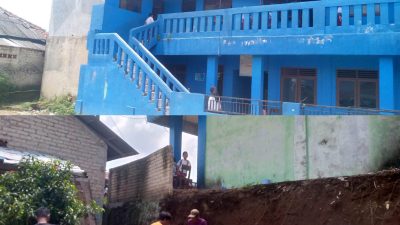 Diterjang Longsor, Sekolah MI Al Hidayah di Desa Cinangka Ini Rawan Ambruk