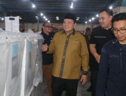 Pj Bupati Bogor Cek Kegiatan Sortir Lipat Surat Suara di Gudang KPU Kabupaten Bogor