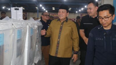 Pj Bupati Bogor Cek Kegiatan Sortir Lipat Surat Suara di Gudang KPU Kabupaten Bogor