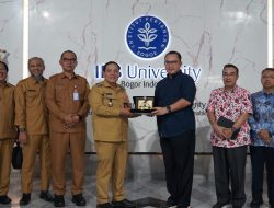 Pj Bupati Bogor dan Rektor IPB University Bahas Peningkatan Indeks Ketahanan Pangan