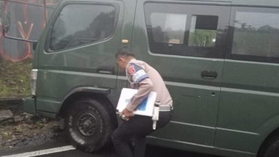 Micro Bus Terguling di Jalur Puncak Bogor, Polisi: 1 Orang Luka Ringan