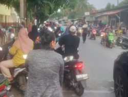 Pengguna Jalan Hambulu Pondok Udik Keluhkan Macet, Warga: Banyak Motor Parkir Depan SD