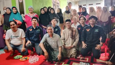 Peduli, Pemuda Milenial Camry Bogor Timur Santuni Janda Tua di Kampung Cikuda Wanaherang