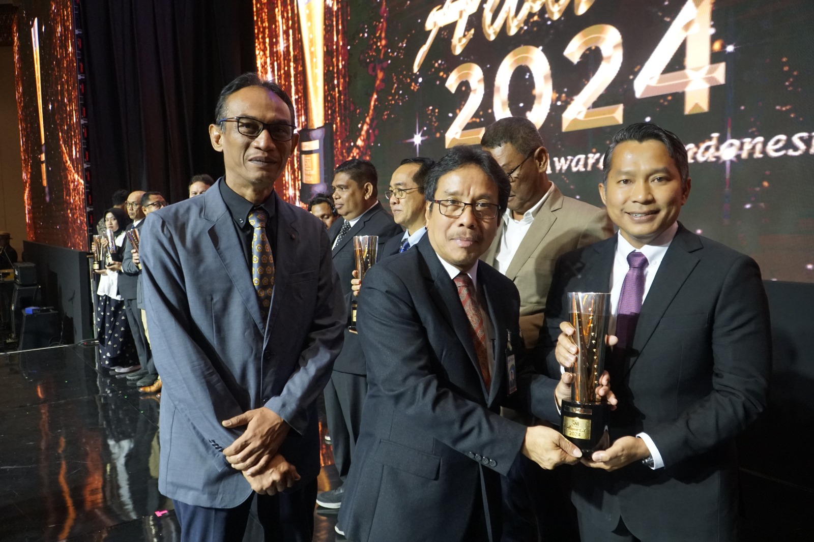 PLN Jakarta Raya Raih Gold Pada SNI Award 2024, Buktikan Kinerja Terus Tumbuh