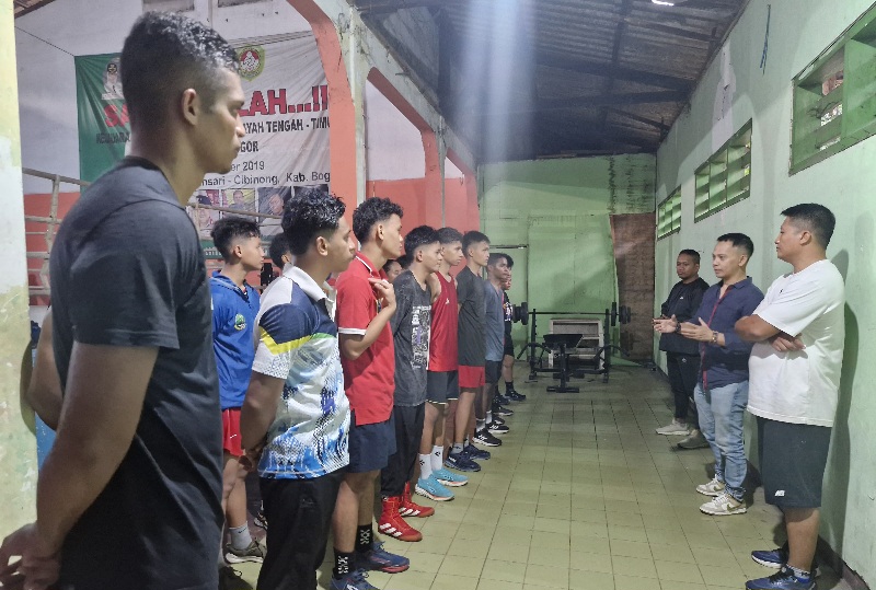 Kunjungi Latihan Para Petinju, Saiful Amari Tunjukan Totalitas Sebagai Ketua Cabor