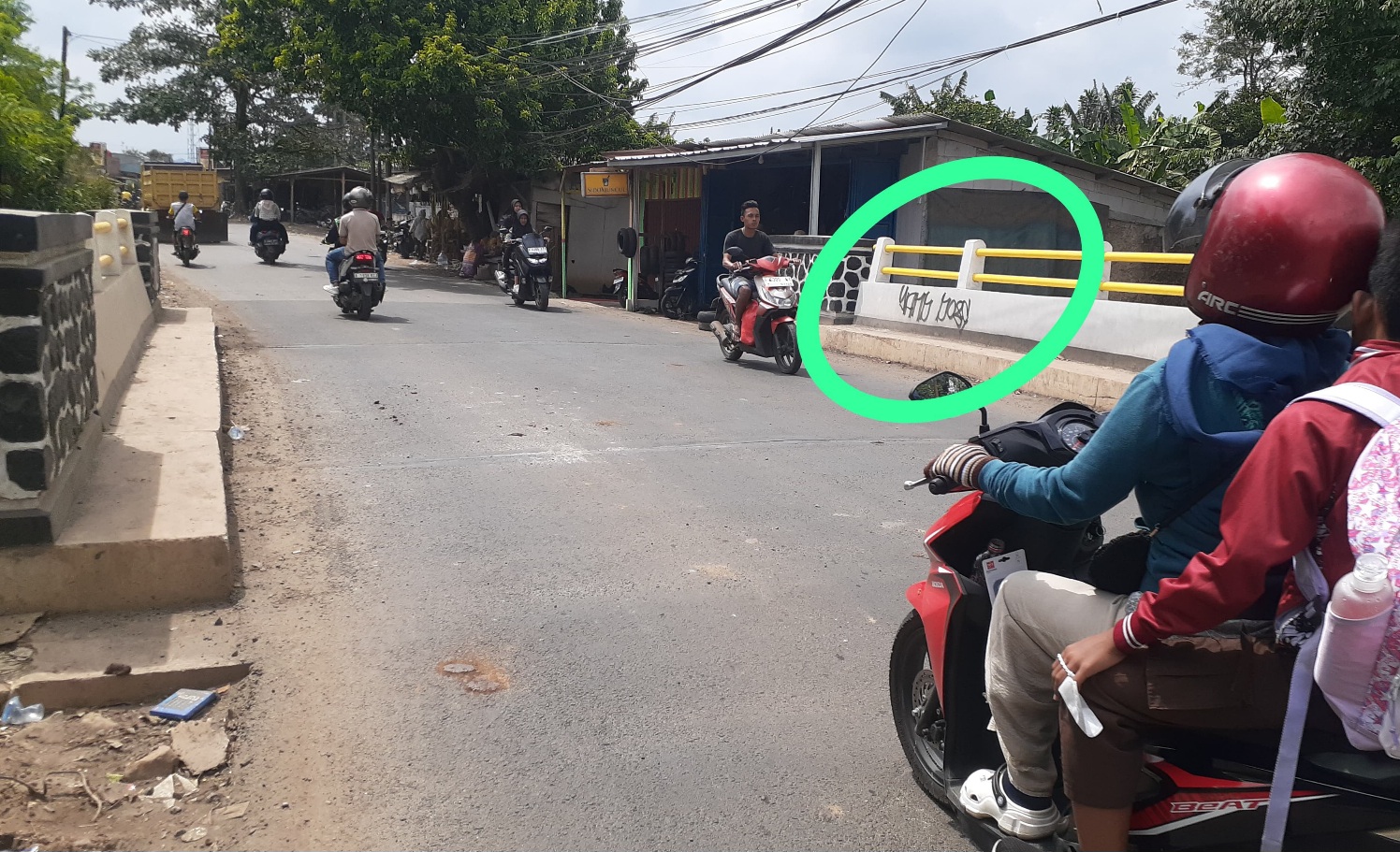 Baru Rampung, Jembatan Sasak Ciseeng jadi Sasaran Vandalisme