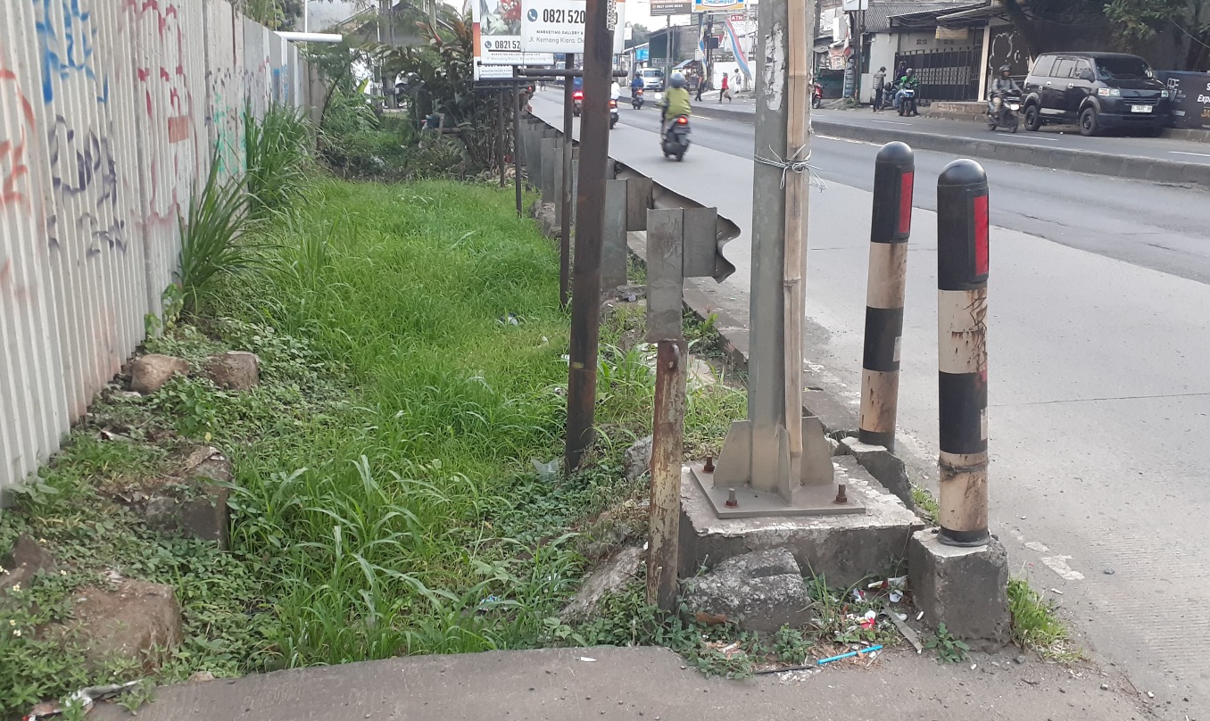 Drainase Buruk jadi Penyebab Jalan Raya Kemang-Parung Sering Tergenang Ketika Hujan Deras