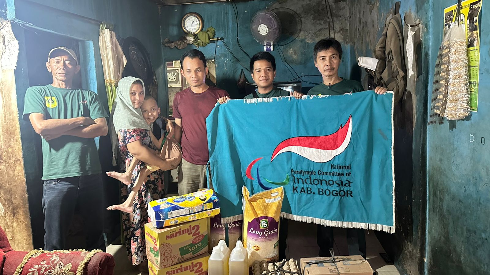 Sambangi Rumah Penyandang Disabilitas di Desa Leuwinutug, Jajaran NPCI Kabupaten Bogor Berikan Bantuan