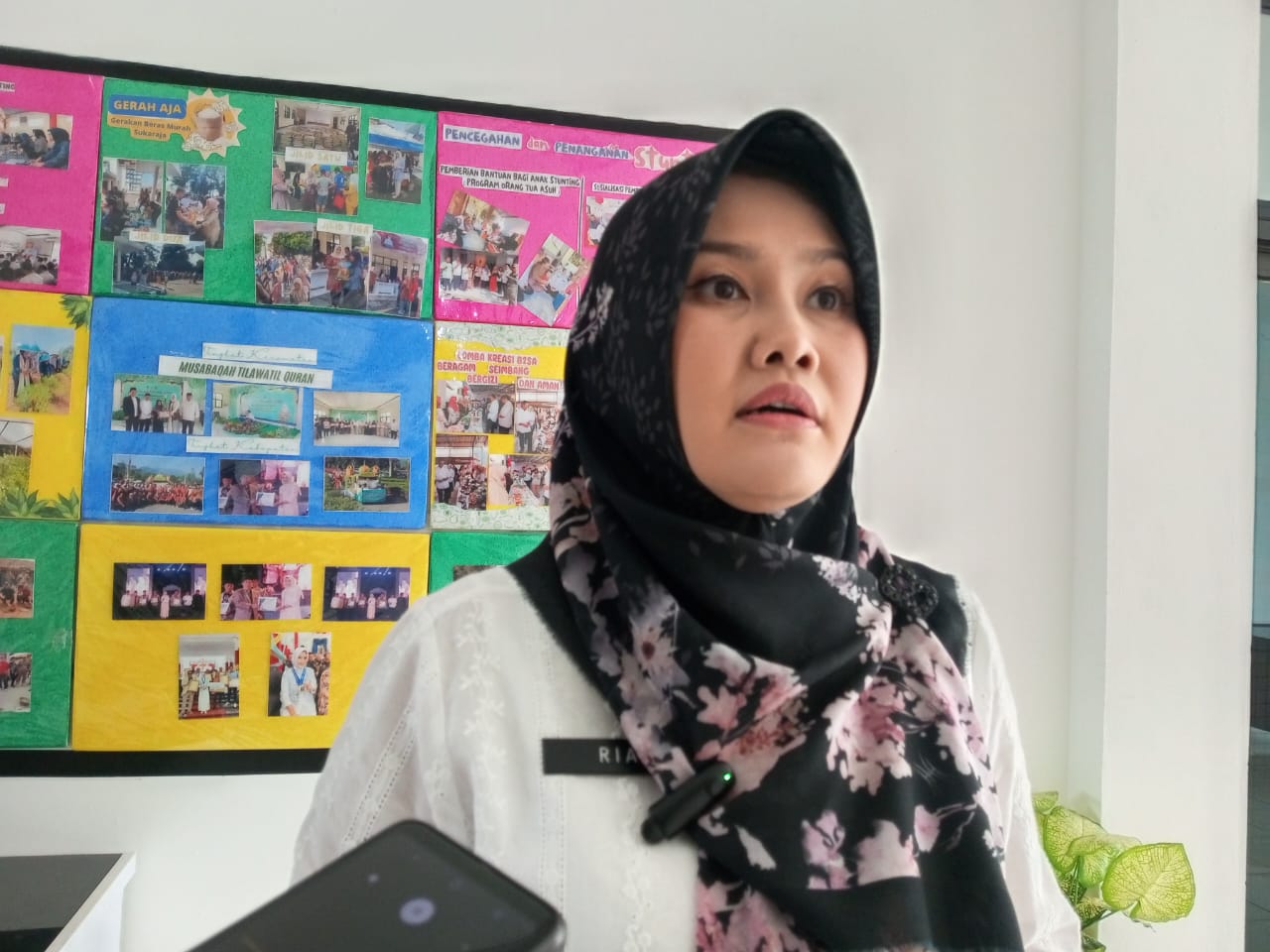 Usai Didemo Puluhan Warga, Camat Sukaraja Limpahkan Persoalan PT Rainbow ke DLH Kabupaten Bogor