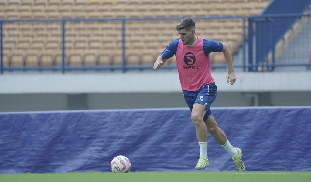 Saat Menjamu Dewa United, Persib Bandung Tanpa Nick Kuipers