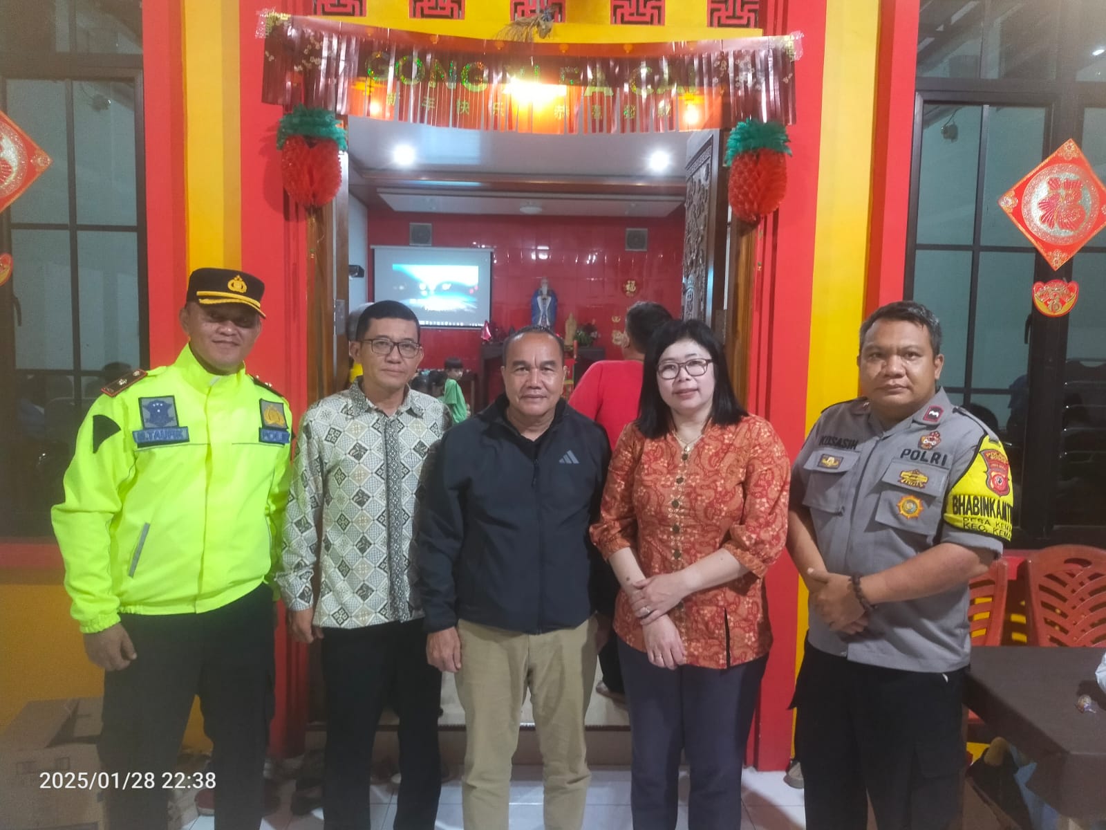 Berikan Rasa Aman, Polsek Kemang Gelar Pengamanan Ibadah Perayaan Hari Raya Imlek 2576