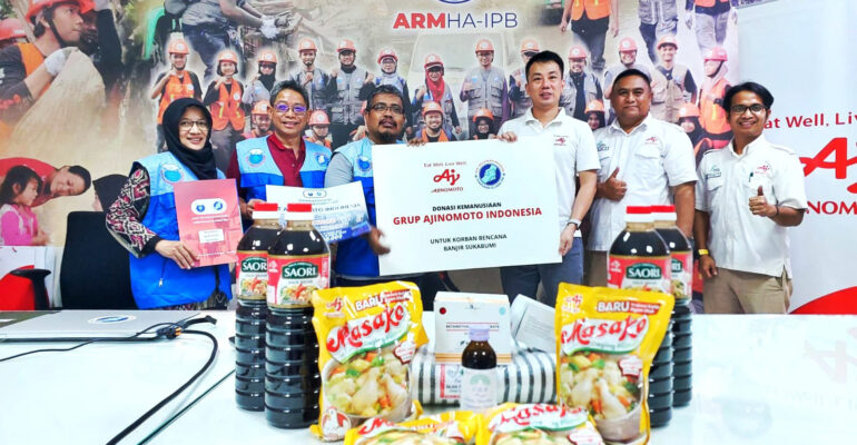 ARM HA-IPB Salurkan Bantuan dari Ajinomoto untuk Warga Terdampak Bencana di Sukabumi