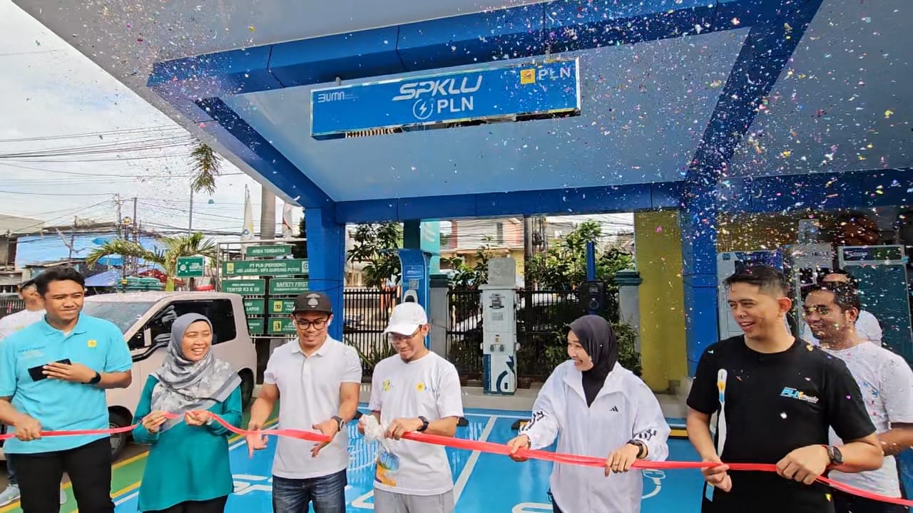 Resmikan Shelter Baru, PLN UP3 Gunung Putri Hadirkan SPKLU yang Lebih Nyaman