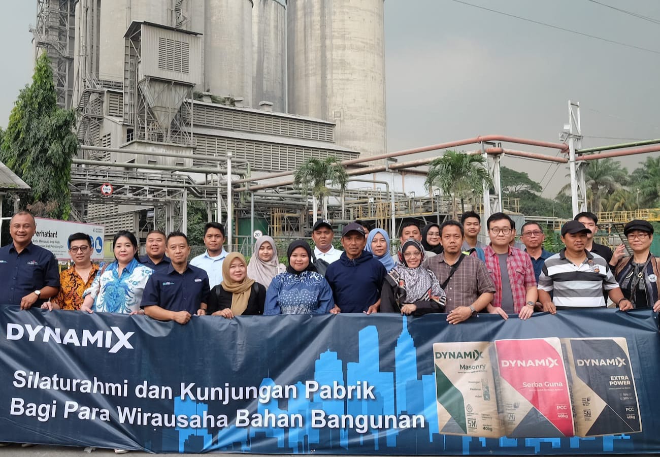 Perkuat Kemitraan Bisnis, Solusi Bangun Indonesia Ajak Pemilik Toko Kenal Lebih Dekat dengan Pabrik Narogong