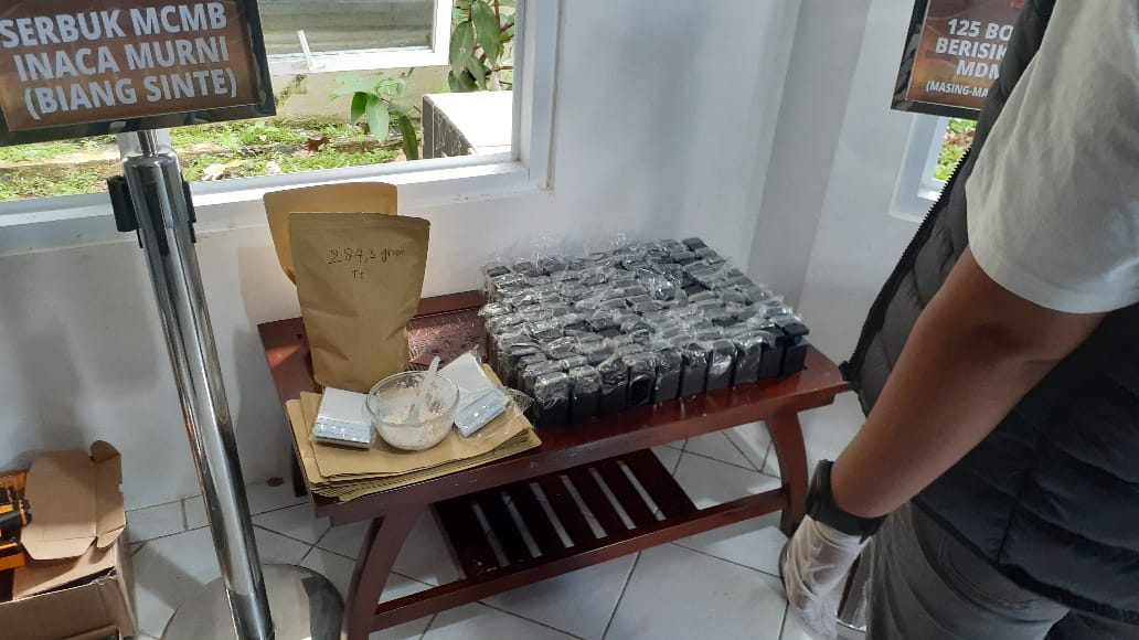 Baru Sewa Rumah 3 Hari, Tetangga Pabrik Tembakau Sintetis di Sentul Ngaku Kaget usai Digrebek Polisi
