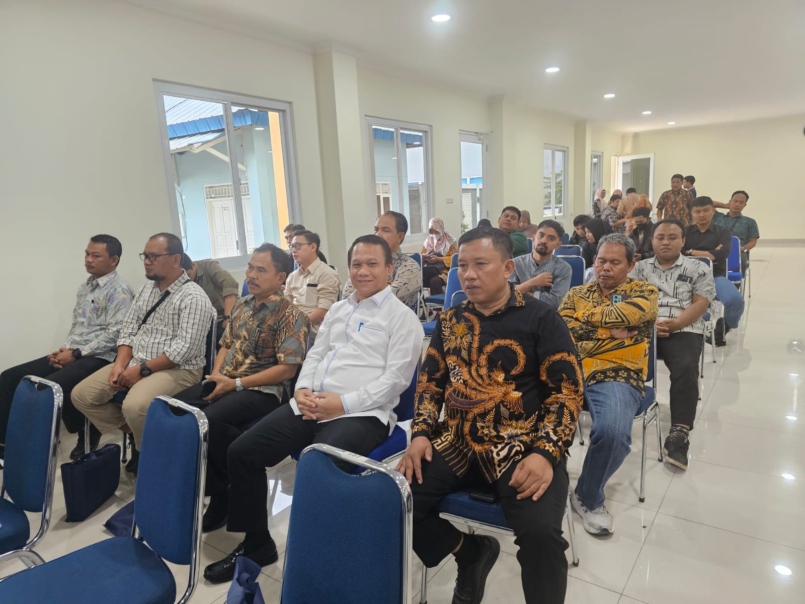 Ketua Apdesi Kecamatan Gunung Putri Sebut Seminar Miliki Peran Penting Untuk Tingkatkan SDM