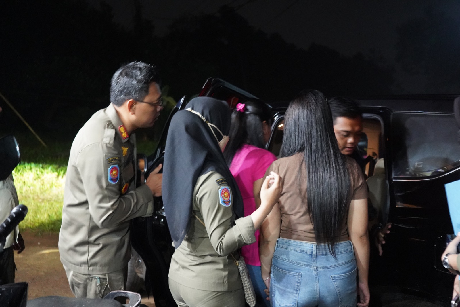 Razia THM di Sukamakmur, Satpol PP Kabupaten Bogor Angkut 15 Wanita Diduga PSK