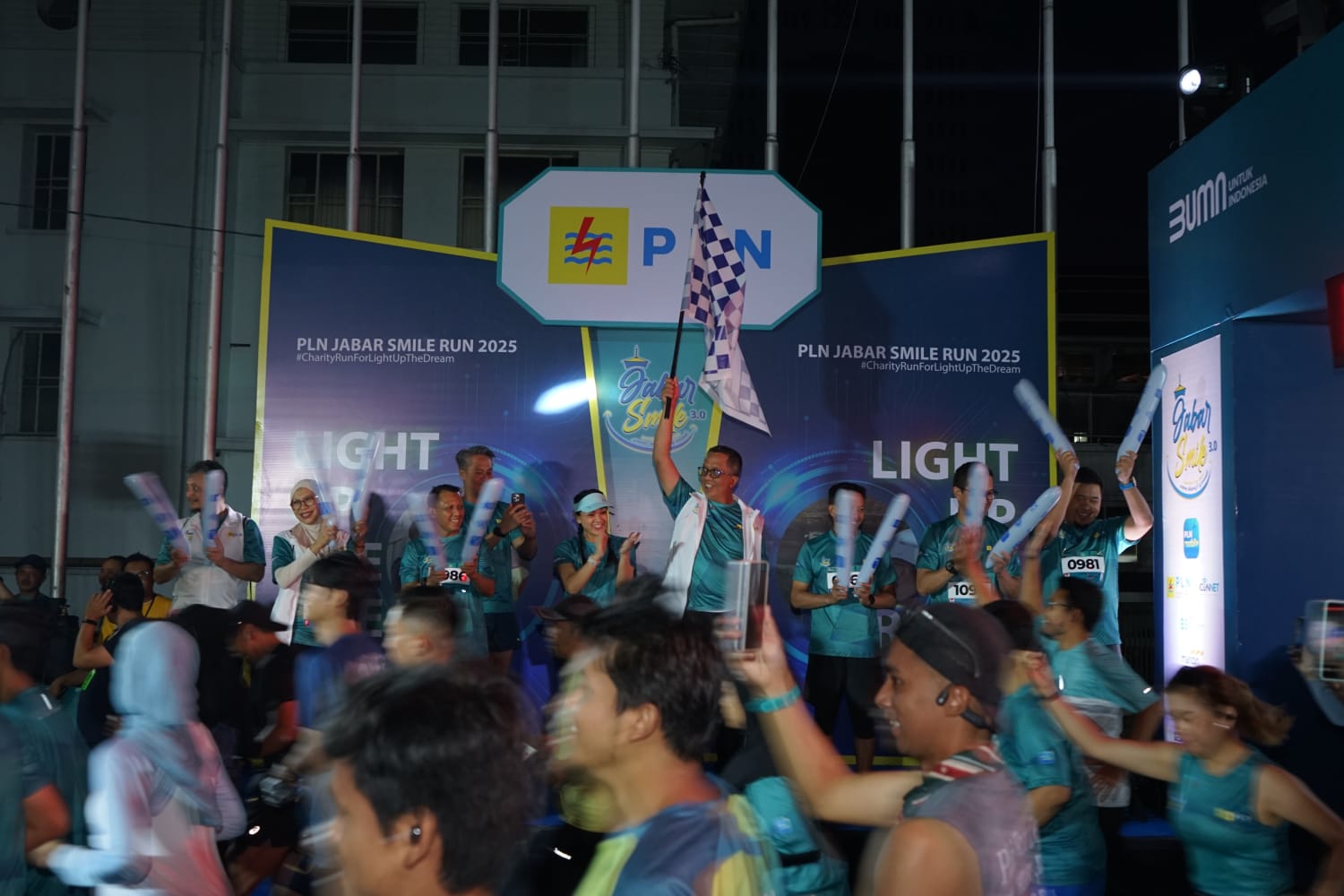 Bangun Ekosistem Healthy Smart Green Lifestyle, PLN UID Jabar Adakan Smile Run 2025