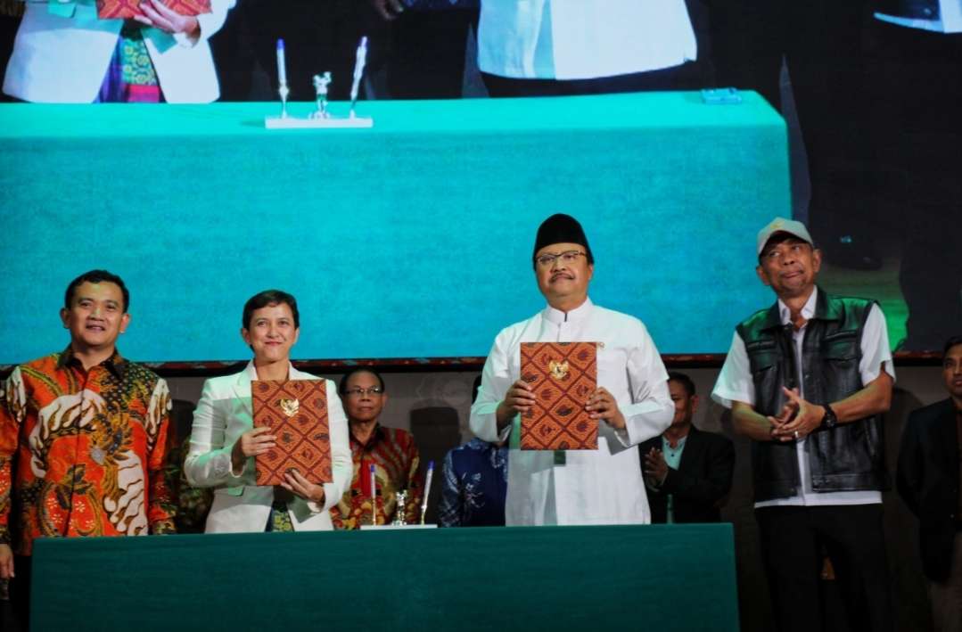 Mensos dan 13 Perguruan Tinggi di Jabar Teken MoU Entaskan Kemiskinan