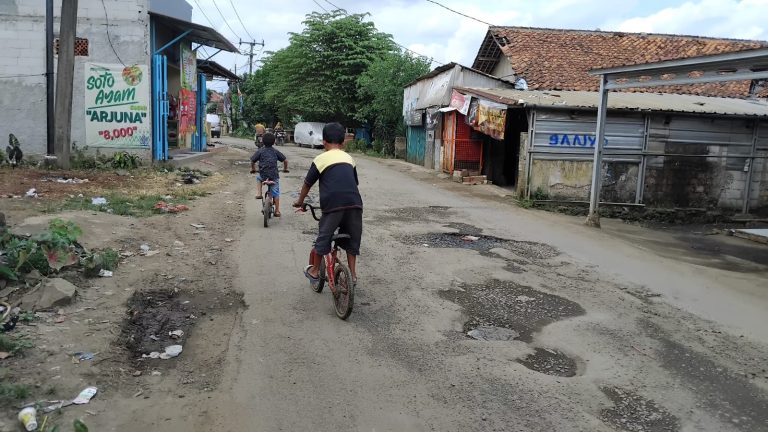 Jalan Perbatasan Gunungsindur-Ciseeng Rusak, Kepala UPT Jajem Parung: Akan ada Perawatan