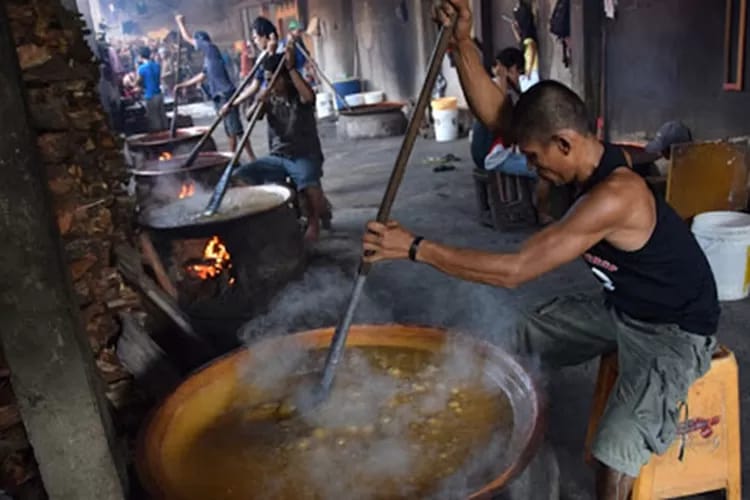 Dodol Semplak Barat, Cemilan Idul Fitri yang Banyak Dicari