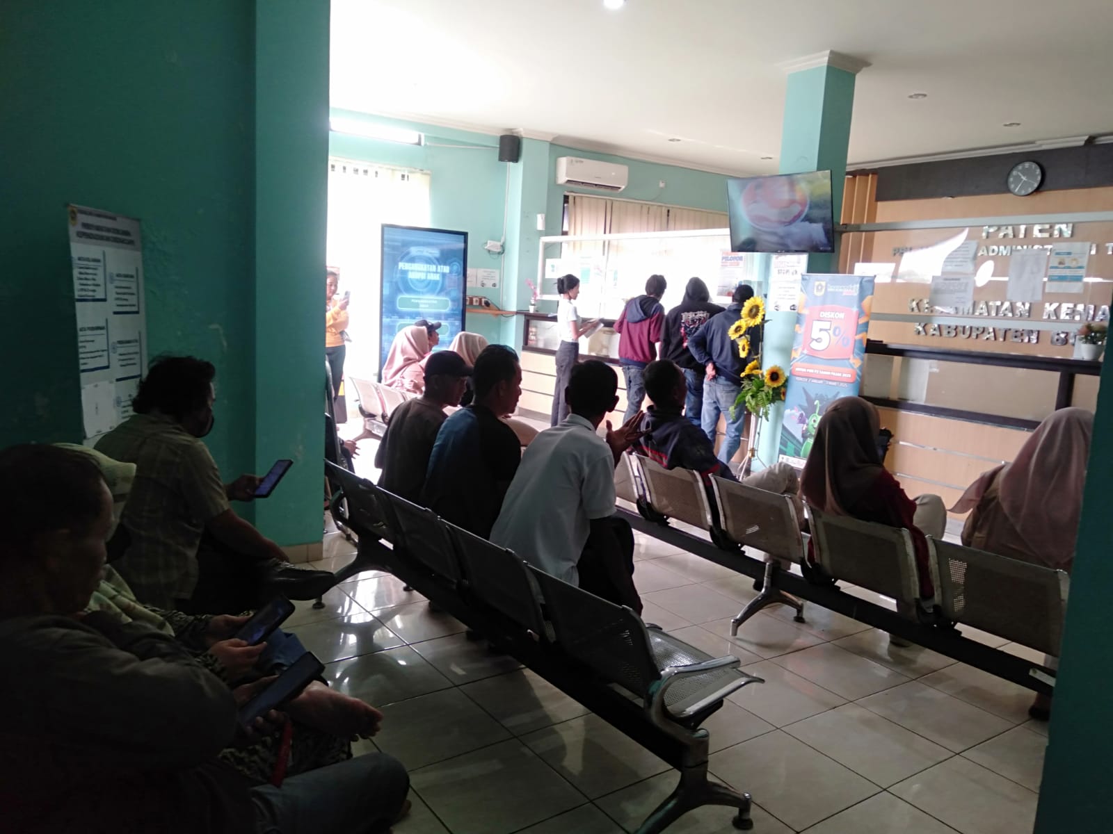H+3 Ramadhan, Pelayanan di Kantor Kecamatan Kemang Tetap Normal