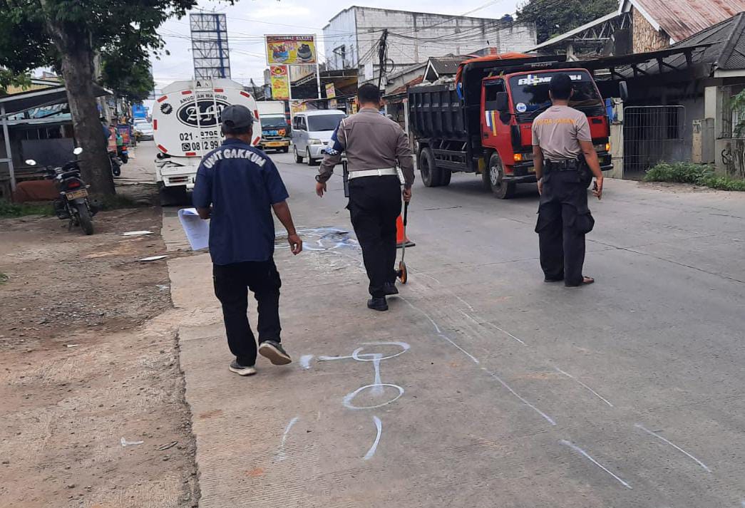 Gagal Nyalip, Ibu Muda Ini Tewas Terlindas Truk di Gunungsindur
