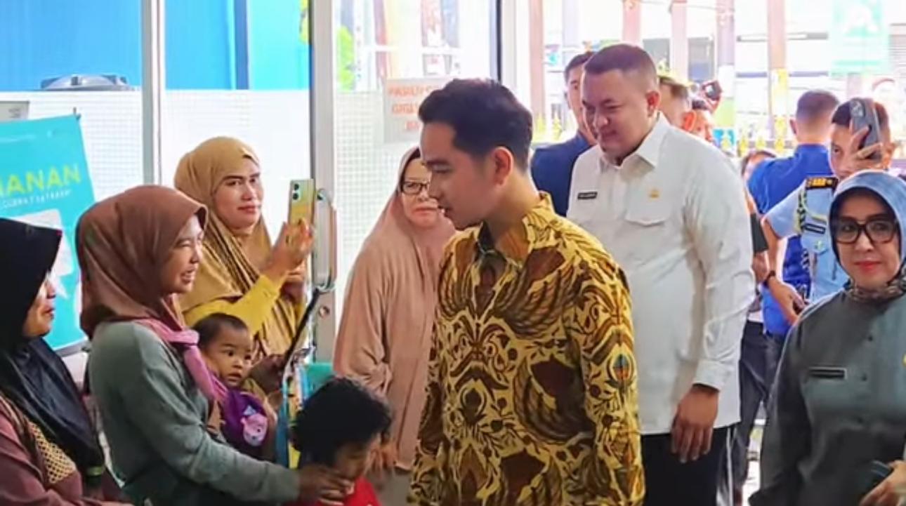 Bupati Rudy Susmanto Dampingi Wapres Gibran Cek Fasilitas Kesehatan di Puskesmas Cibinong