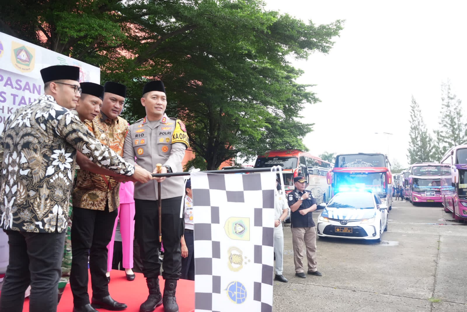 Resmi, 32 Bus Mudik Gratis Dilepas Pemkab Bogor ke Jawa Tengah