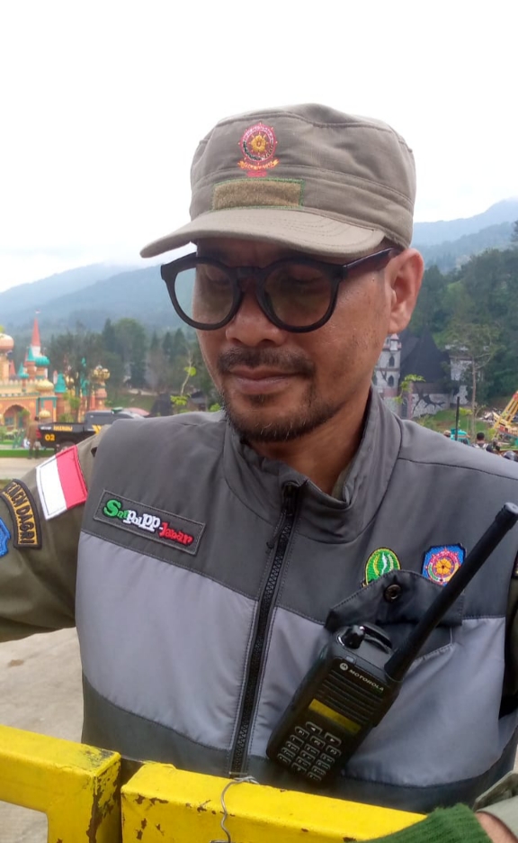 3 Jurnalis TV Nasional Dihalangi Oknum Satpol PP Jabar Saat Pembongkaran Hibisc Fantasy Puncak