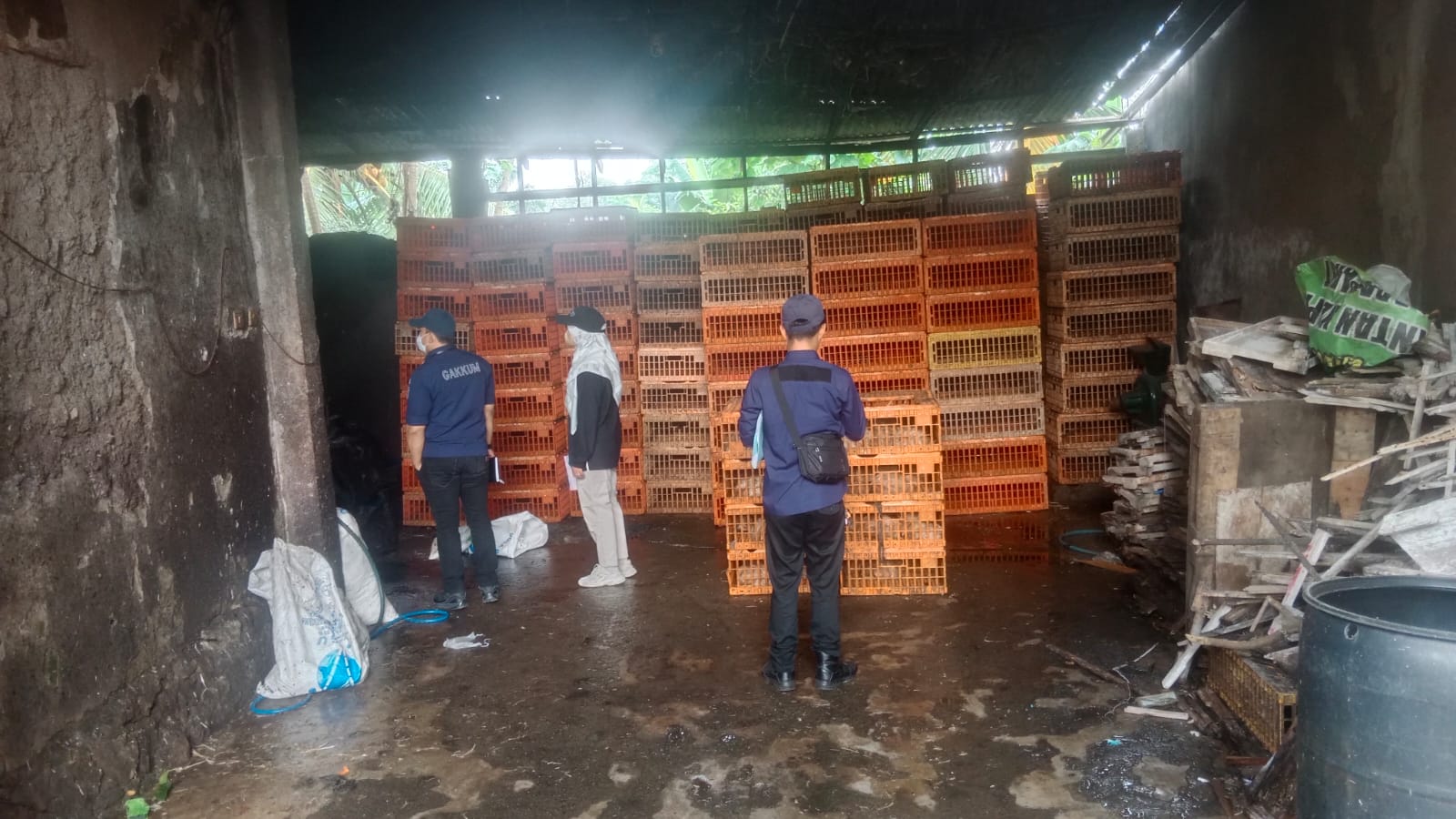 Dikeluhkan Warga Karena Bau, DLH Kabupaten Bogor Sidak Tempat Pemotongan Ayam di Wanaherang