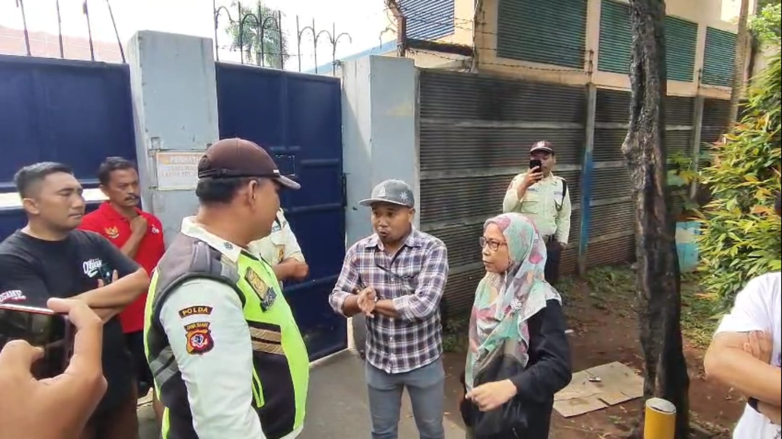 Telusuri Limbah Penyebab Ribuan Ikan Mati di Rawa Jejed Klapanunggal, Petugas DLH Diadang Sekuriti Perusahaan