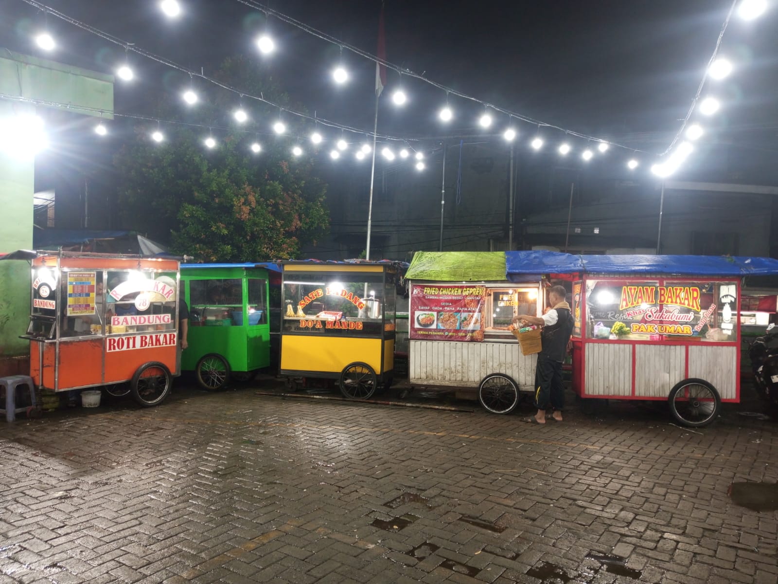 Potret Night Culinary PKL di Pasar Ciluar, Lebih Romantis dan Estetik