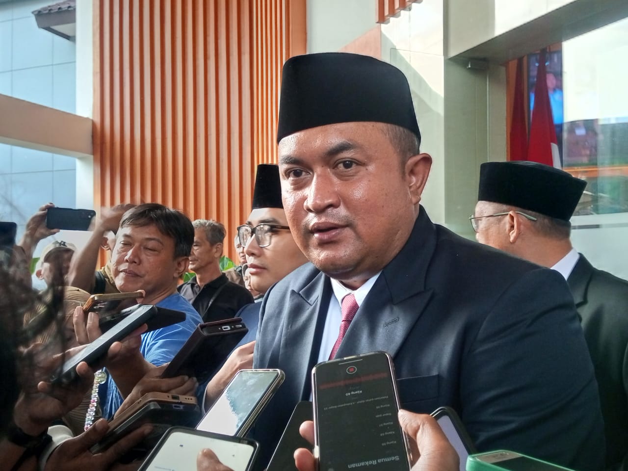 Masyarakat Indonesia jadi Kelinci Percobaan Vaksin TBC Bill Gates, Bupati Rudy Susmanto Dukung Peningkatan Alat Daripada Obat