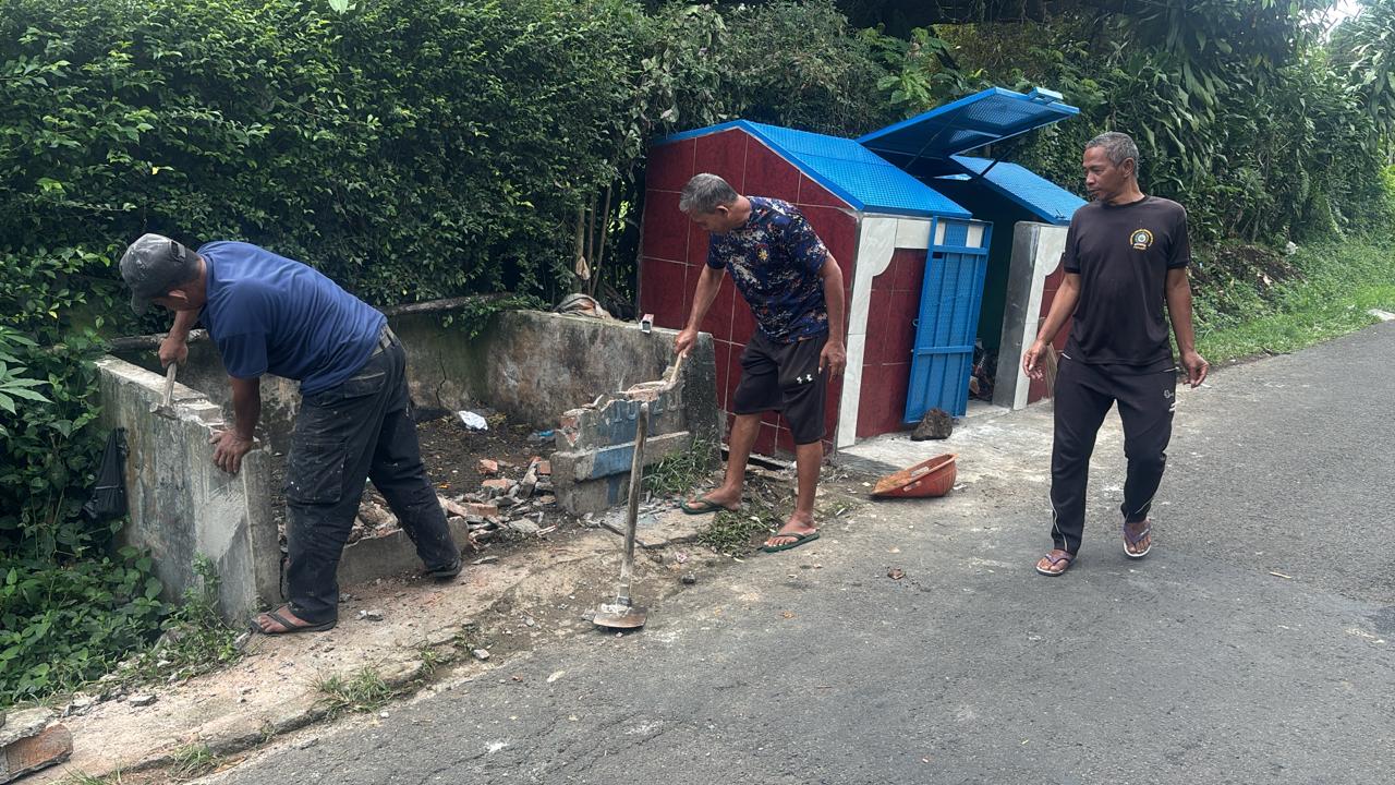 Pemdes Megamendung dan Warga RT 01 RW 03 Bangun Bak Sampah Baru, Anggarkan Dana Rp12,8 Juta