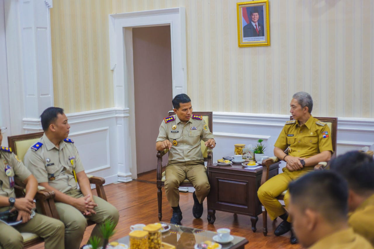 Perkuat Sinergi dengan BPN, Dedie Tandatangani Prasasti Pembangunan Gedung Arsip Kantor Pertanahan