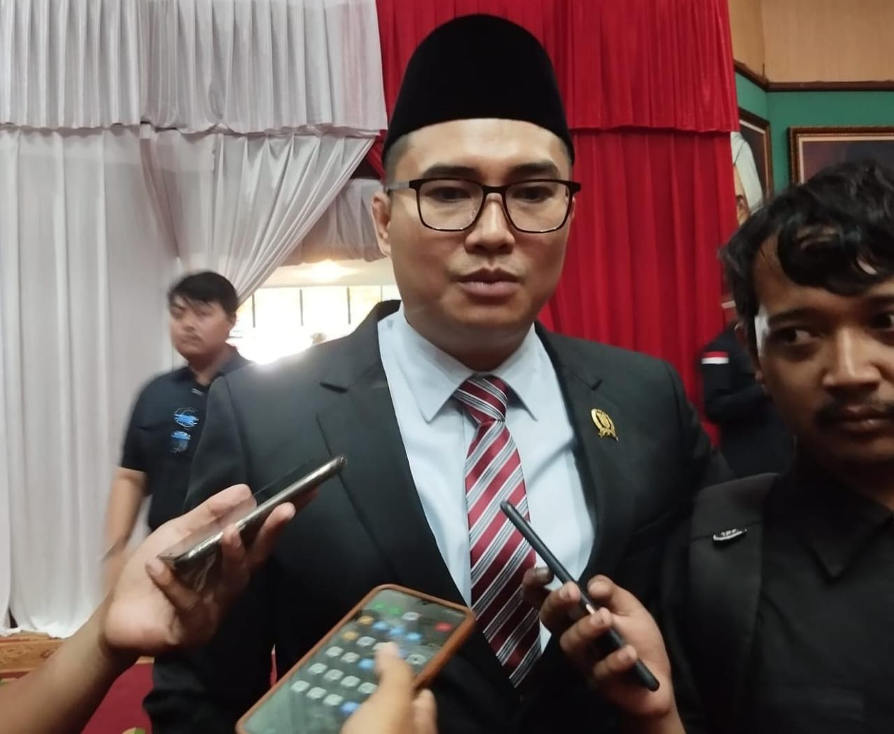 Ketua DPRD Sastra Winara Minta Pemkab Bogor Cari Solusi PHK Massal