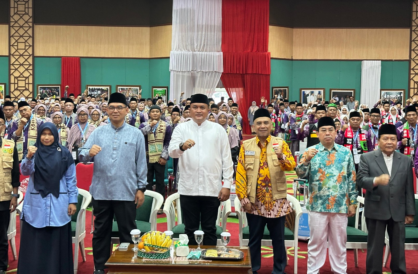 Dibawa dari Mekkah, Bupati Rudy Susmanto: Kiswah dan Talang Emas Ka’bah Akan Hiasi Masjid Raya