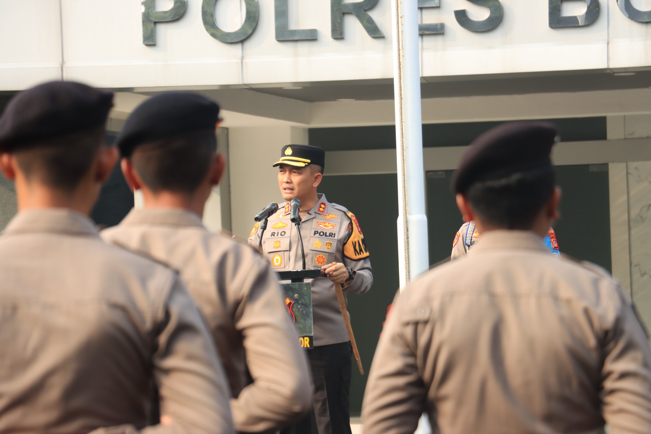 Komitmen Jaga Kelancaran Lalin dan Kamtibmas Aman Kapolres Bogor Pimpin Apel Pengamanan Libur Panjang Waisak