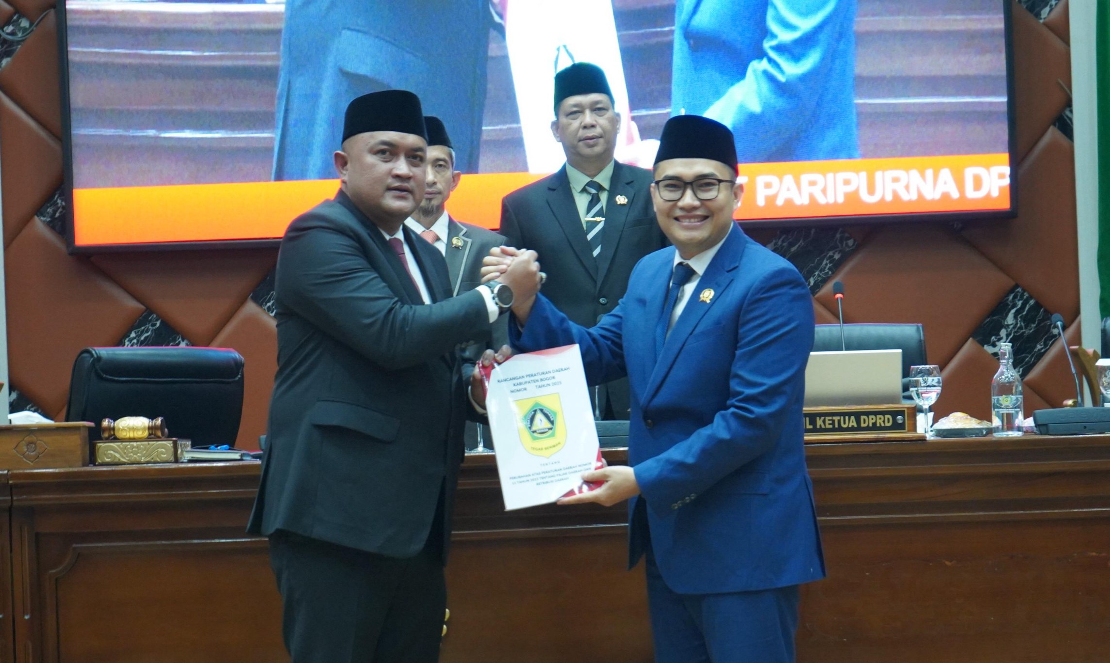 Gelar Rapat Paripurna, Bupati Rudy Susmanto dan DPRD Bahas Tiga Raperda Strategis