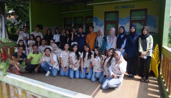 Pelatihan Media Sosial oleh Mahasiswa LSPR: Pemuda Sukajadi Siap Promosikan Desa