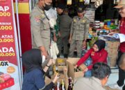 804 Botol Miras Ilegal di Toko Ogi Ciawi Dibabat Habis Satpol PP Kabupaten Bogor