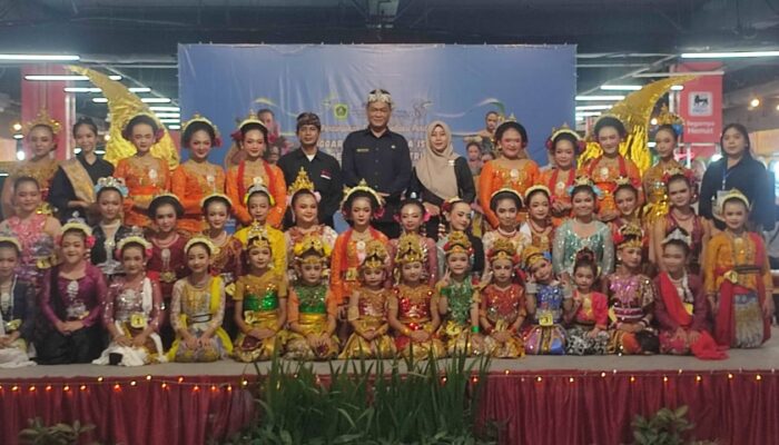 Sanggar Seni Chandra Iswara Desa Gunung Putri Gelar Evaluasi dan Kenaikan Tingkat Perdana di Cibinong Mall