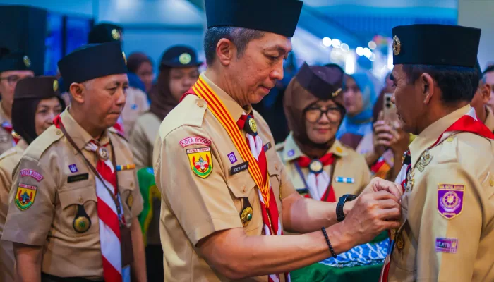 Dedie Rachim Ukir Sejarah, Kukuhkan dan Sematkan 405 Lencana Garuda di Peringatan Hari Pramuka